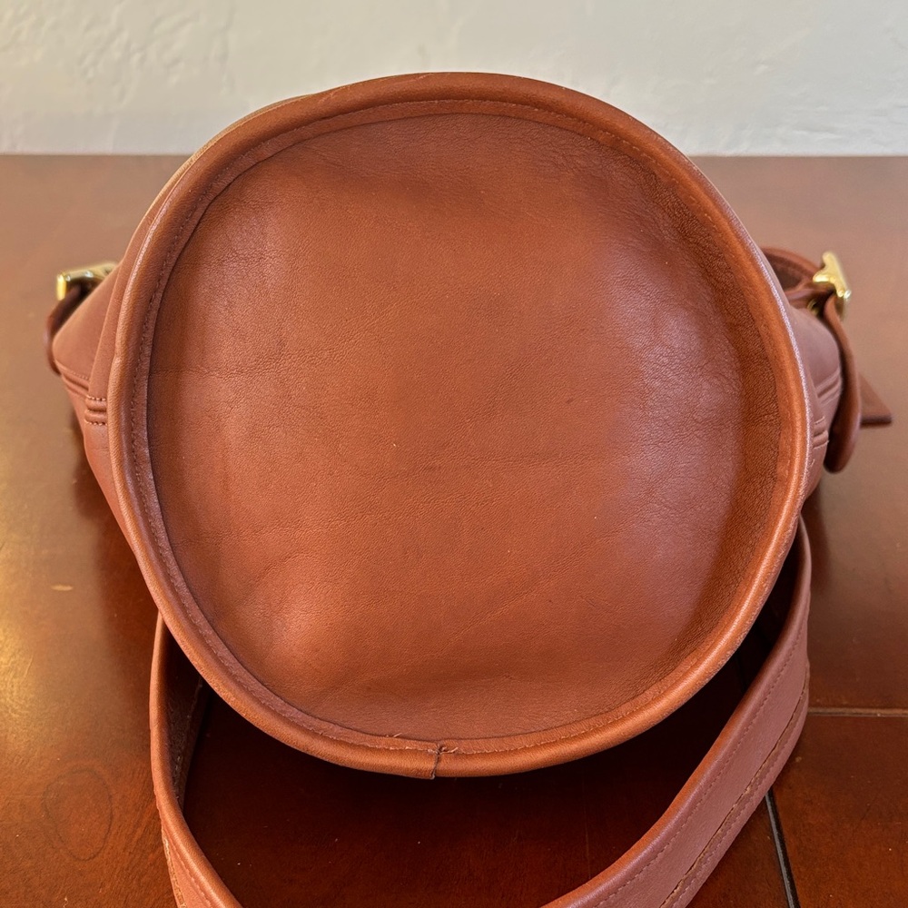 Coach Vintage Tan Leather Duffle Sac Bucket Bag - Picture 4 of 16